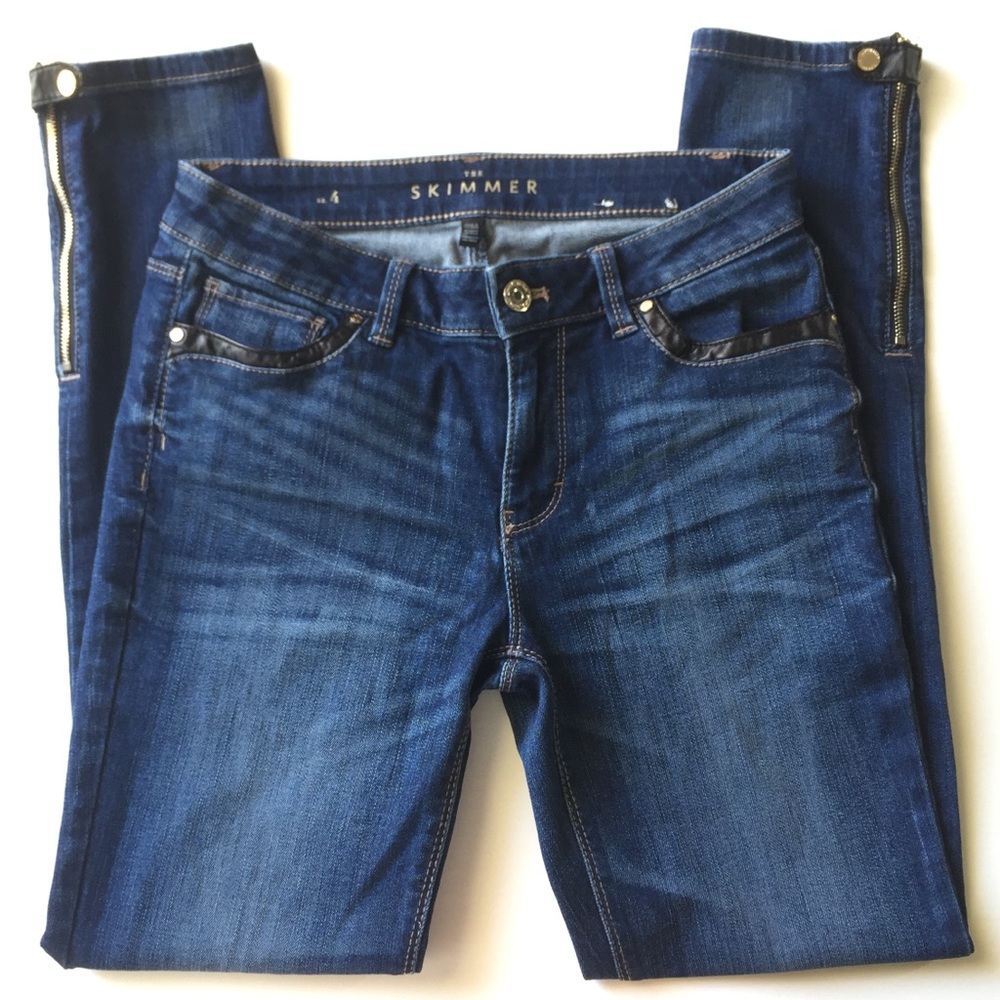 👖White House White Market Skimmer ankle zip jeans